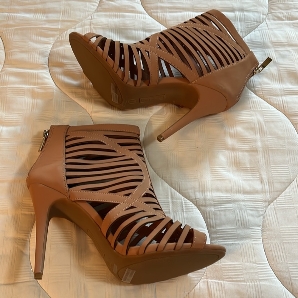 NWOT Vegan tan, Anna Michele open toe heeled booties - Picture 4 of 8